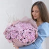 Букет из 15 розовых кустовых хризантем в Тюмени