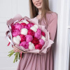 Букет из 25 пионов микс в Тюмени